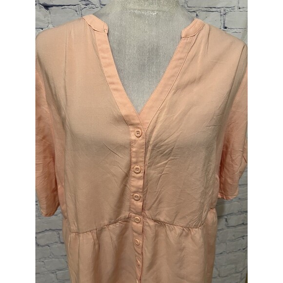 Torrid Women's Plus Size Babydoll Rayon Top Peach Solid Button Down Size 2/2X - Picture 2 of 9